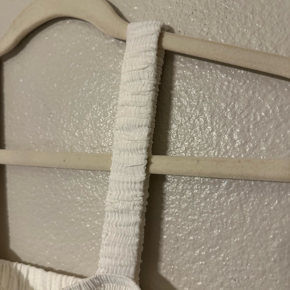 Source Unknown White Maxi Dress
B2 - Picture 3 of 5